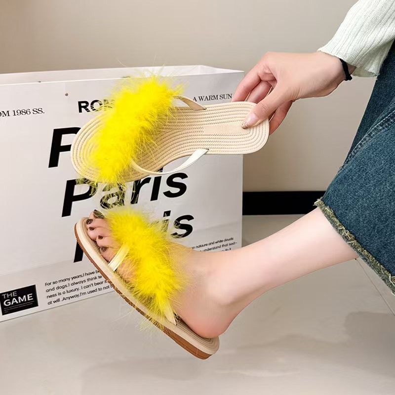 Home Decor Trend 2026 - Tongs plates confortables et décoratives en